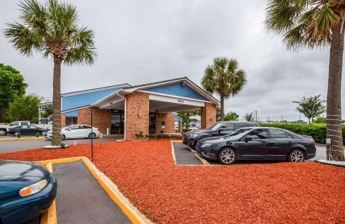 North Charleston Hotel | Rodeway Inn North Charleston - Ashley Phosphate