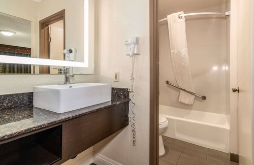 Barstow Hotel | Rodeway Inn On Historic Route 66