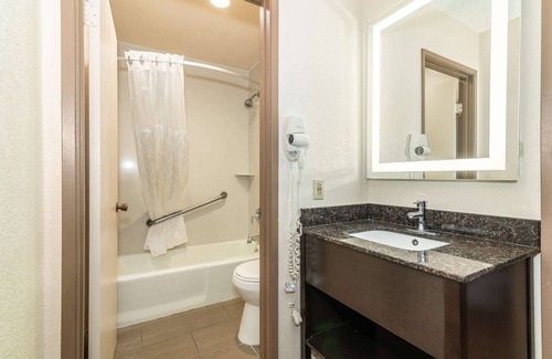 Barstow Hotel | Rodeway Inn On Historic Route 66