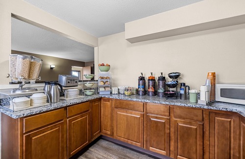 Rapid City Hotel | Rodeway Inn Rapid City North