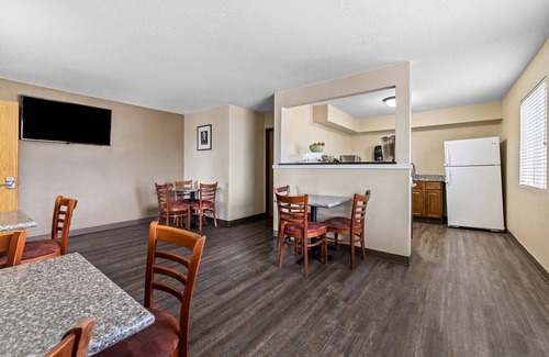 Rapid City Hotel | Rodeway Inn Rapid City North