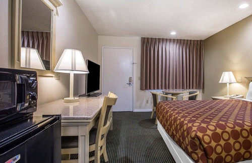 Santee Hotel | Rodeway Inn Santee San Diego East