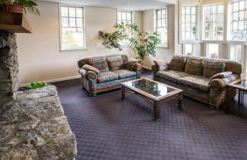 Cherokee Hotel | Rodeway Inn & Suites Cherokee On the River
