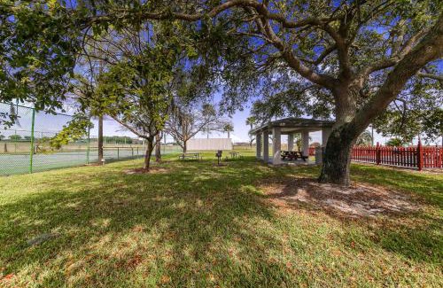 Haines City Hotel | Rodeway Inn & Suites Haines City - Winter Haven