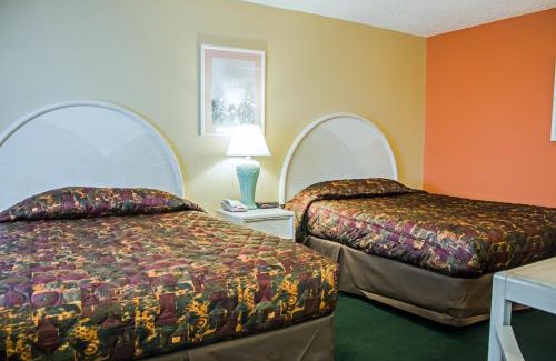 Haines City Hotel | Rodeway Inn & Suites Haines City - Winter Haven
