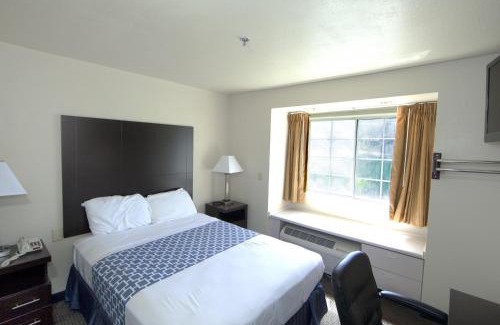 Lewisville Hotel | Rodeway Inn & Suites Lewisville I-35