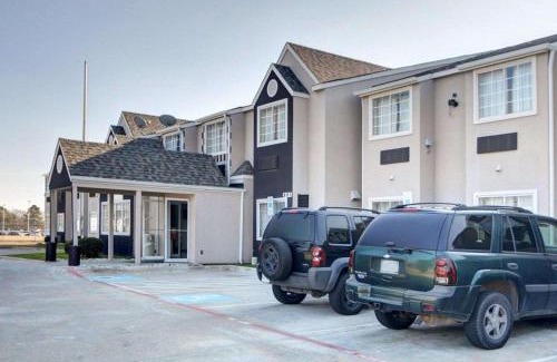 Lewisville Hotel | Rodeway Inn & Suites Lewisville I-35