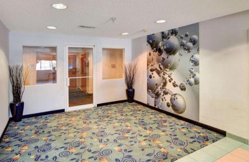 Lewisville Hotel | Rodeway Inn & Suites Lewisville I-35