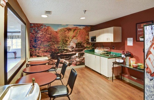 Lewisville Hotel | Rodeway Inn & Suites Lewisville I-35