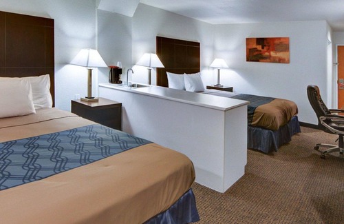 Lewisville Hotel | Rodeway Inn & Suites Lewisville I-35