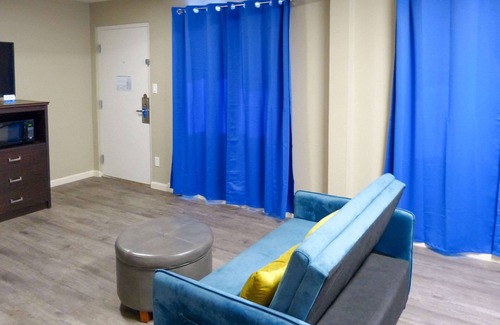 Ontario Hotel | Rodeway Inn & Suites Ontario