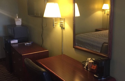 Smyrna Hotel | Rodeway Inn & Suites Smyrna