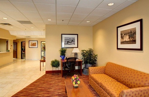 Phillipsburg Hotel | Rodeway Inn & Suites