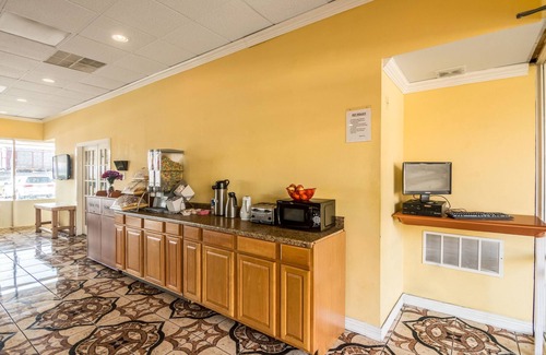 South Arlington Hotel | Rodeway Inn