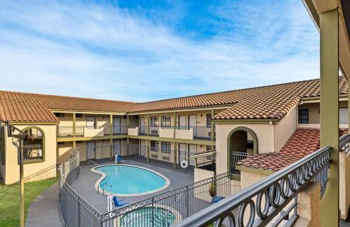Santa Ana Hotel | Rodeway Inn