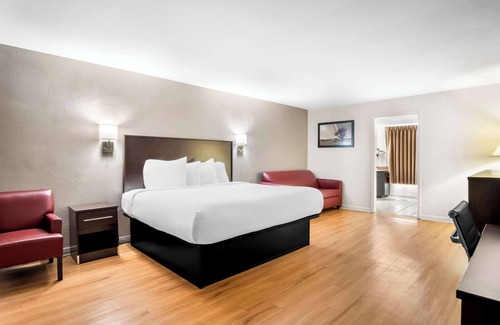 East Riverside Hotel | Rodeway Inn