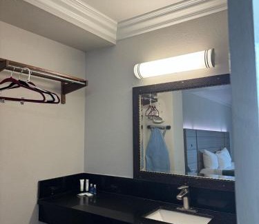 Ventura Hotel | Rodeway Inn Ventura Midtown