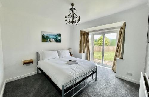 Boston House | Rodgers Land (The Bungalow)