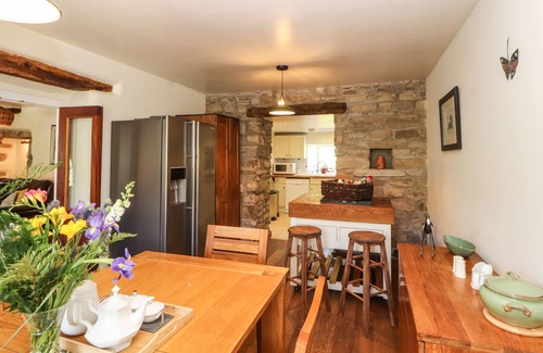 Garsdale Cottage | ROGER POT, pet friendly, with open fire in Sedbergh