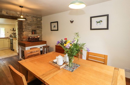 Garsdale Cottage | ROGER POT, pet friendly, with open fire in Sedbergh