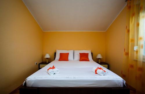 Podglavica Apartment | Rogoznica Apartments Kristina