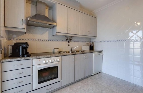 Vale de Carro Apartment | ROJA PÉ - Elegante apartamento T2 com AC perto do Pine Cliffs