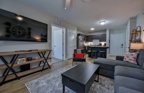 Tuscaloosa Condo | Rollin' on the River - Book for Football Season! Complex Pool & River Views!