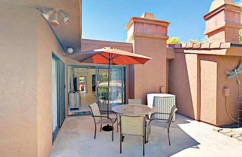 Palm Desert Apartment | Rolling Knoll Charm