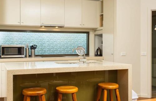 Merimbula House | Rolling Waves No 2