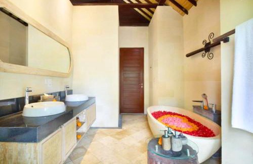 Kenderan Villa | Romance Forest view 2 BR Private Pool Villa ZN21