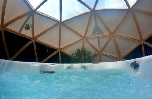 Camborne House | Romance - Stargazing - Hot tub & sauna!