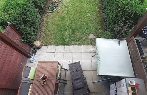 Hirschstetten Apartment | Romanson Garden Apartment