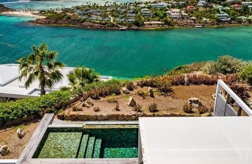 Mont Jean Villa | Romantic 1 BDRM Villa w Pool & BBQ