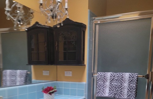 Norma Triangle Apartment | Romantic 1br-1b Beverly Hills Apt