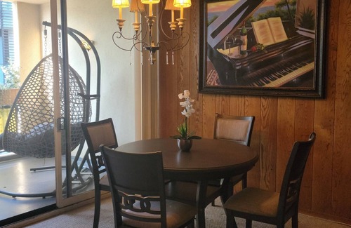 Norma Triangle Apartment | Romantic 1br-1b Beverly Hills Apt