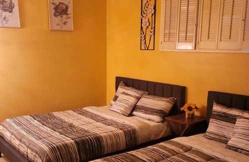 Norma Triangle Apartment | Romantic 1br-1b Beverly Hills Apt