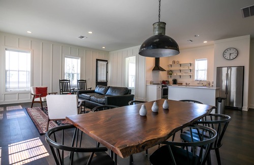 Lake Alfred Cottage | Romantic 1BR/1BA Cottage overlooking Lake Alfred!
