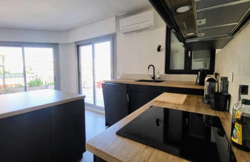 Saint-Sylvestre Apartment | Romantic 1BR Escape with Sun-Rooftop Terrace
