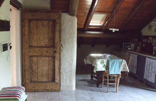 Mioglia Apartment | Romantic apartment for two in old house in Liguria