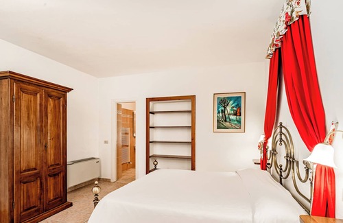 Montegabbione Apartment | Romantic Apartment In Agriturismo, Parrano, Italy