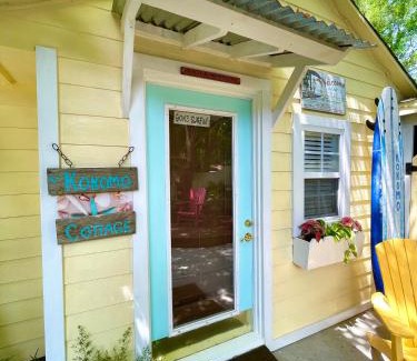 Charleston Villa | Romantic Beach Style Cottage close to everything!