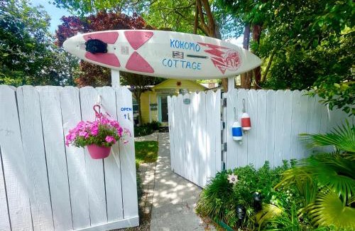 Charleston Villa | Romantic Beach Style Cottage close to everything!