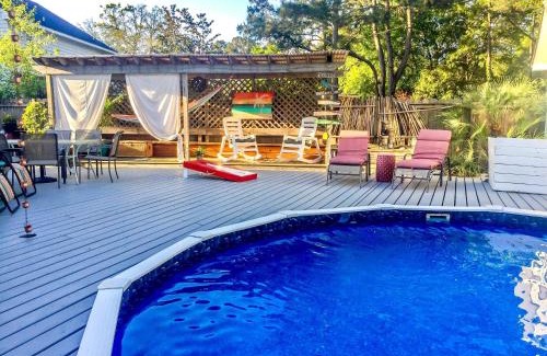 Charleston Villa | Romantic Beach Style Cottage close to everything!