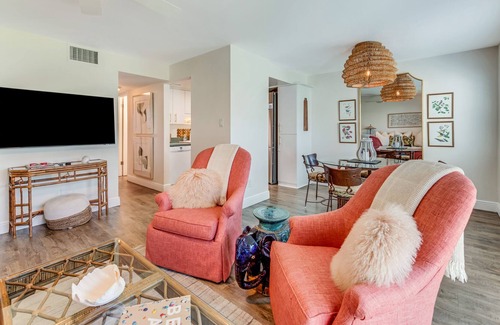 Sea Dunes Condo | Romantic Beachfront Condo - 10 mins from Flagler Ave