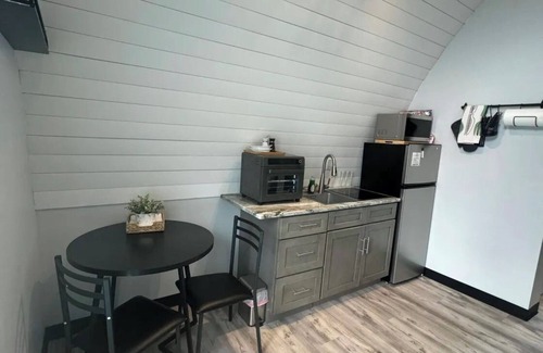 Bakersville Cabin | Romantic Blue Ridge Mountain cabin nature, view & modern with hot tub