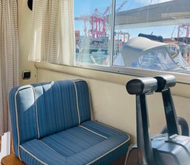 Lisbon District Boat Rental | Romantic boat on the Tagus River
