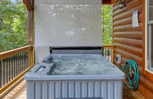 Cleveland House | Romantic Cabin with Spa Amenities near Helen GA