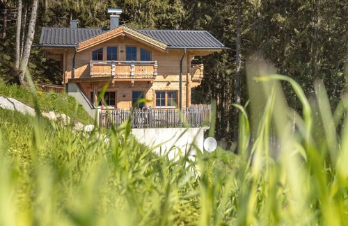 Hippach Ski Chalet | Romantic Chalet Waldschlössl