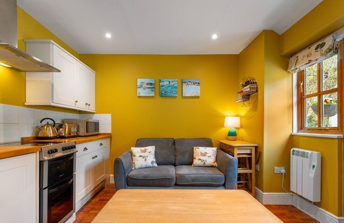 Cardinham Cottage | Romantic, cosy, Cornish cottage in woodland - great walking & wildlife spotting!