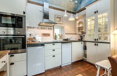 Newton Grange Cottage | Romantic cosy hideaway for 2 located on a dairy farm with hot-tub available.